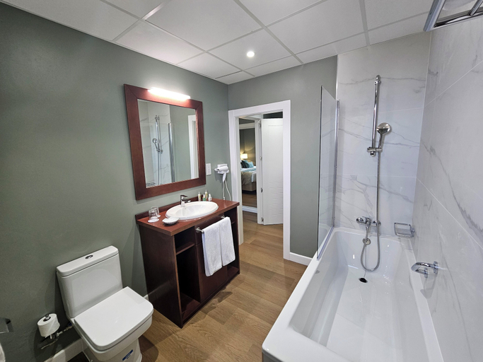 Bathroom 5, The Rock Hotel, Gibraltar