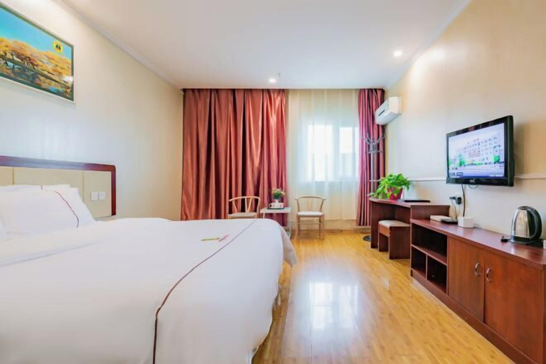 Bedroom 2, Super 8 Hotel (Korla Tianshan West Road), Bayin'gholin Mongol