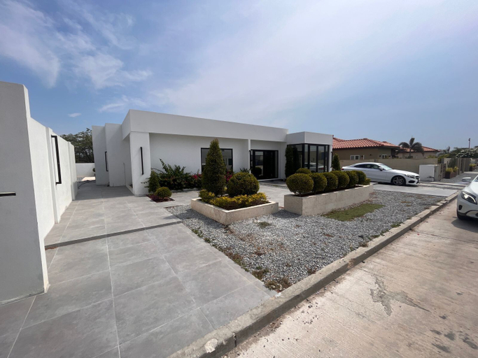 Exterior & Views, COZY VILLA