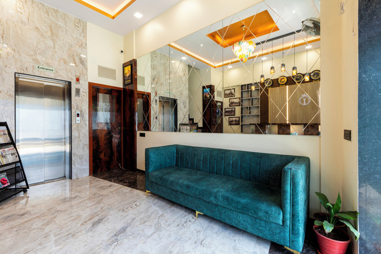 Others 5, Hotel Imperial, Mumbai City