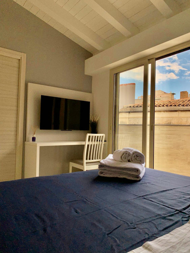 Others 4, Casa vacanze Elegance, Catania