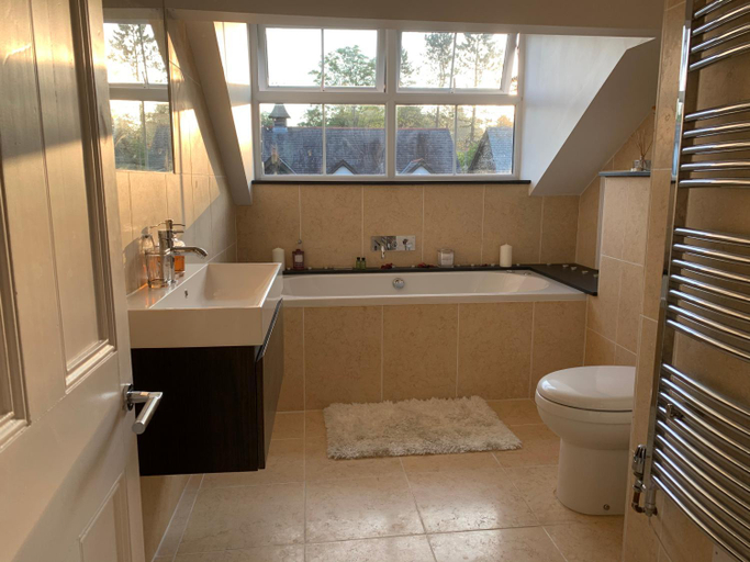 Bathroom 3, The Penthouse Bowness Tranquil Loft Jacuzzi Bath & Complimentary Cascades Spa Membership, Cumbria