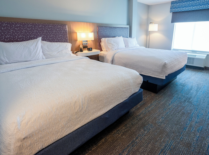 Bedroom 4, Hampton Inn Norton, VA, Norton