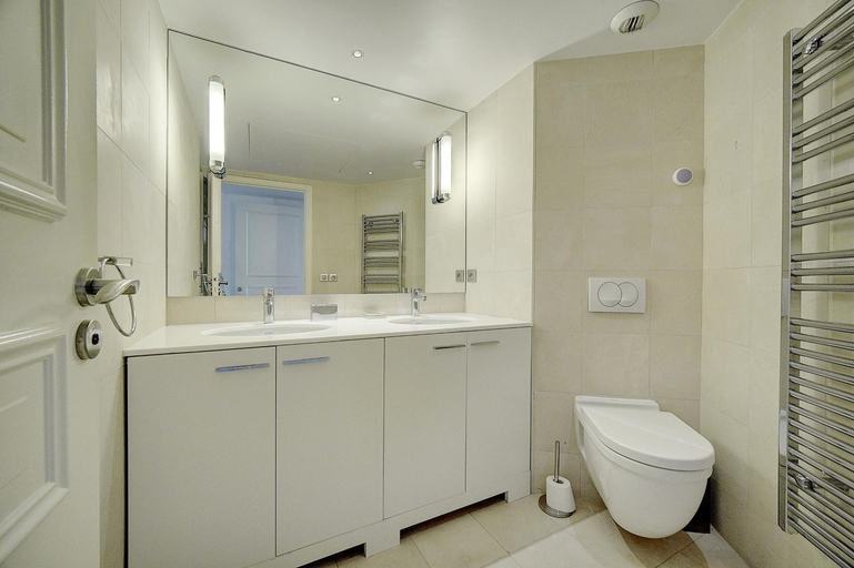 Bathroom 4, Résidence Carlton Riviera - Cannes , Alpes-Maritimes