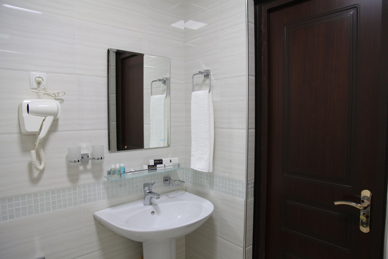 Bathroom 3, Crystal Hotel Bukhara, Buxoro