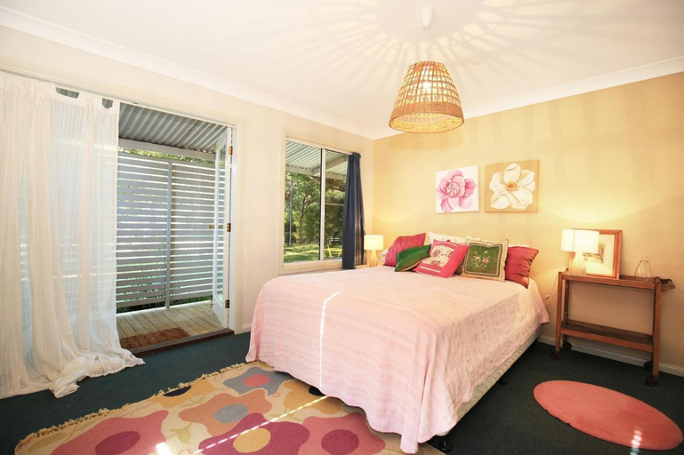 Bedroom 2, Innisfree I Pet Friendly I 2 Mins to Beach, Shoalhaven - Pt B