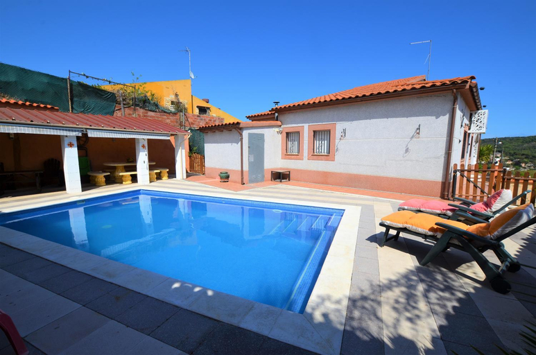 Others 4, Villa Olombel, Girona