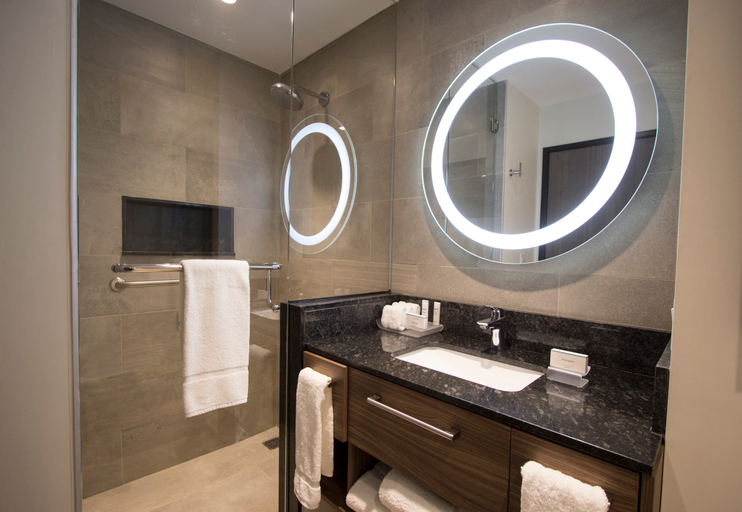 Bathroom, Fiesta Inn Suites Aeropuerto Del Bajío, Silao