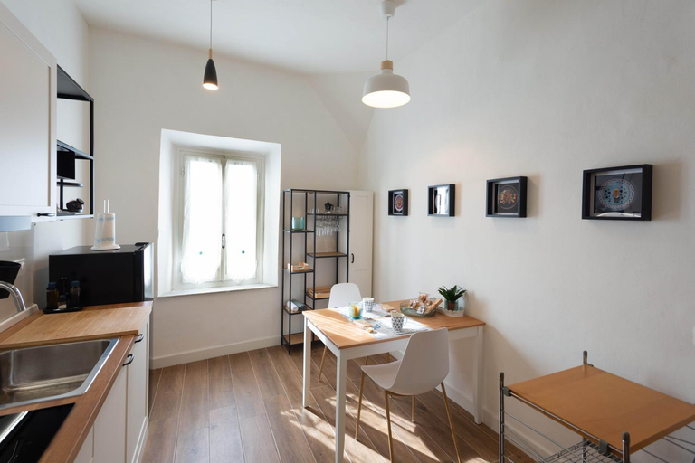 Others 3, B&B Porta 93, Pistoia
