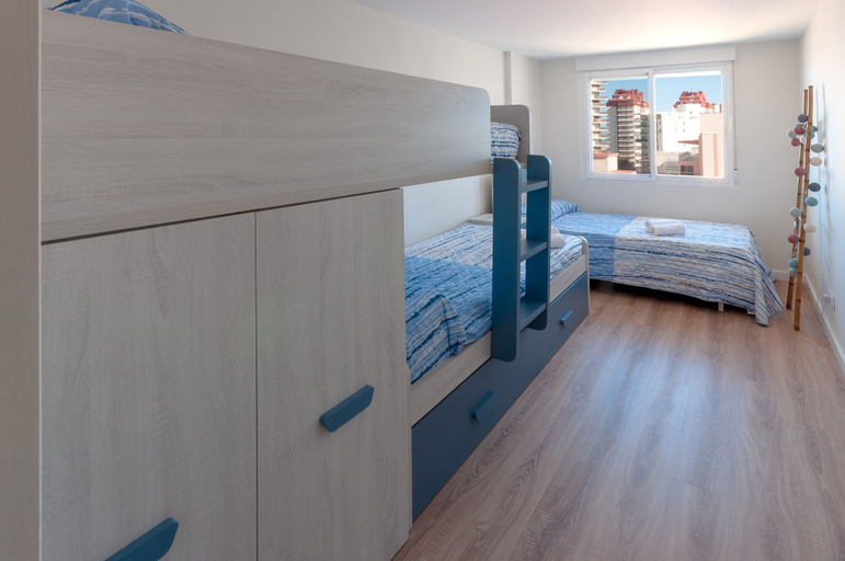 Bedroom 3, Torres Del Mar - Apartment In Grau I Platja, Valencia