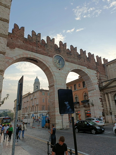 Mavipagi, Verona