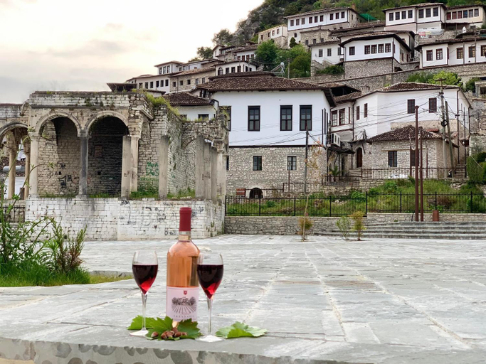 Others 3, Arben Qemeri Guest House, Beratit
