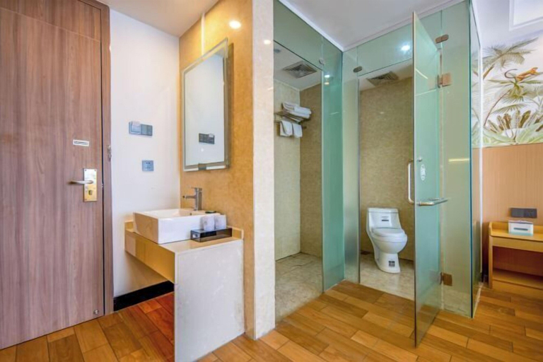 Bathroom 3, New World Holiday Hotel (Lingshui City), Hainan