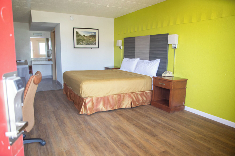 Bedroom 5, Americas Best Value Inn Vandalia, Fayette