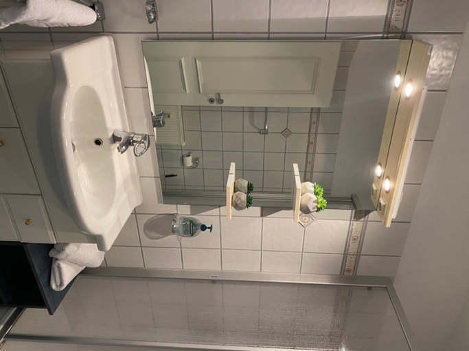 Bathroom 3, Das Landhaus am Haff LHH B09, Vorpommern-Greifswald
