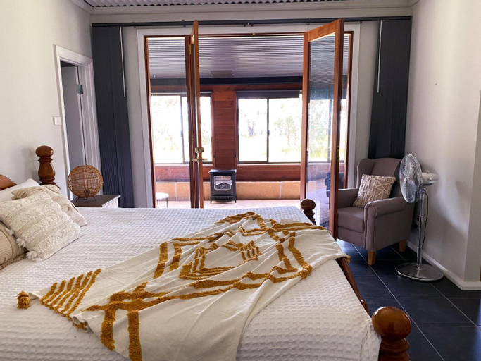 Bedroom 2, Peacehaven Chalet on the Irwin Inlet, Denmark