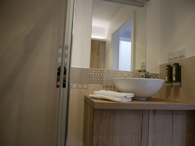 Bathroom 4, Ermine Suites, Kraków City