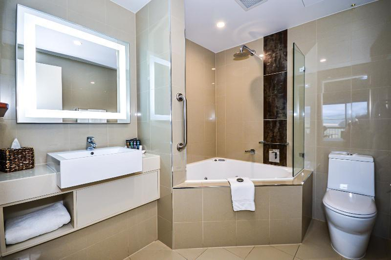 Bathroom 28