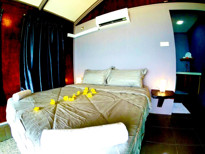 Pondok Beach Shack Chalet-BeachFront GroundFloor1, Mersing