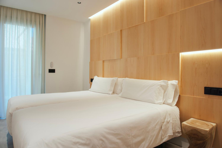 Others 4, Loft Mardevela, Pontevedra