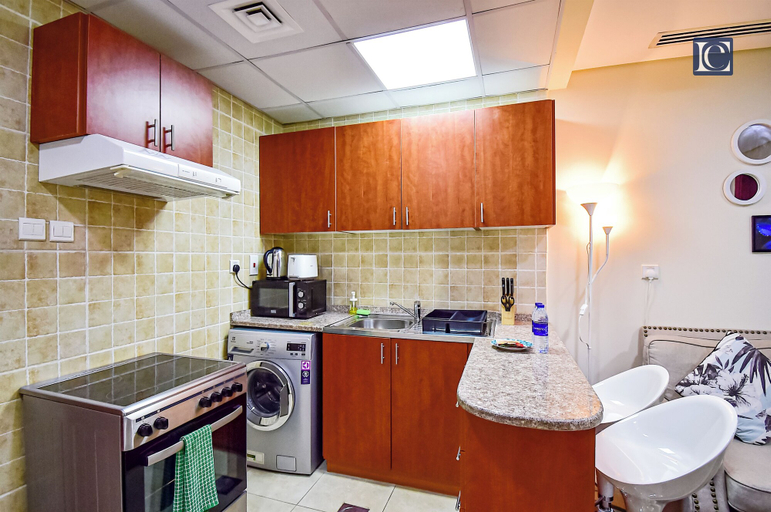 Private kitchen 2, ELN - Cozy Budget Studio in JLT Metro, Dubai