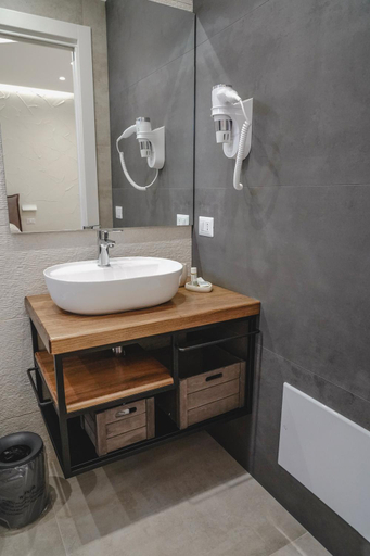 Bathroom 2, IL NOCE Salento Tourism Services, Lecce