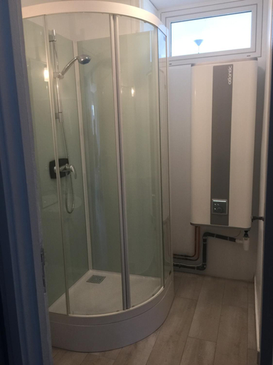 Bathroom, Entre mer et falaises, Seine-Maritime