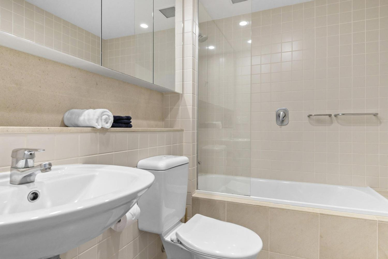 Bedroom 3, Belle Escapes - Park View Studio at The Pier, Adelaide