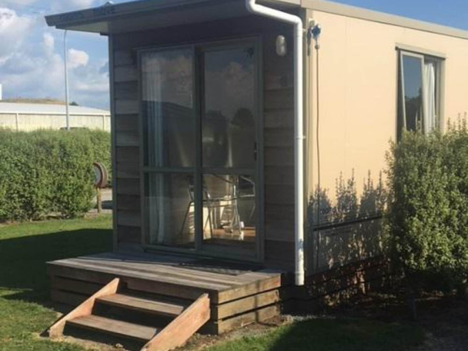 Exterior & Views 2, Otorohanga Kiwi Holiday Park, Otorohanga