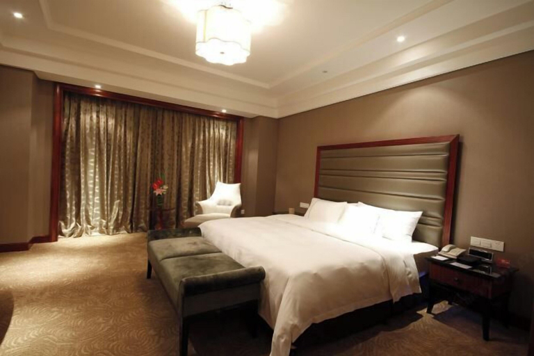 Bedroom 3, Rich Global Hotel, Changde