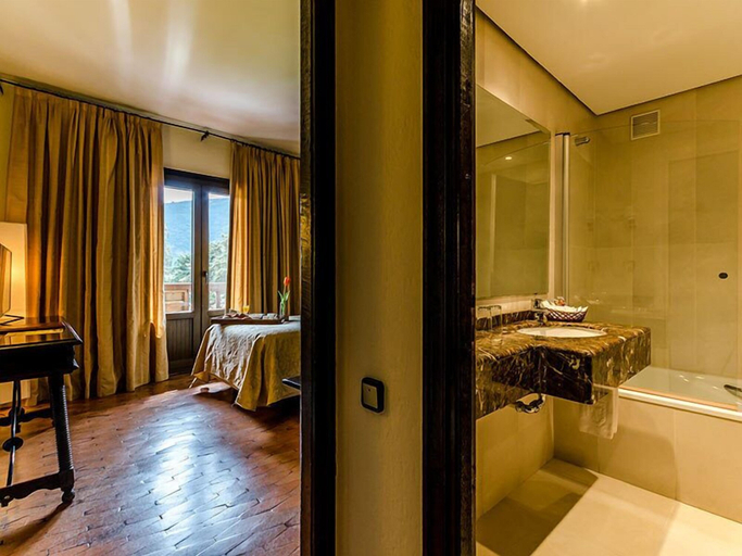 Bathroom 4, Hotel Temple Ponferrada, León