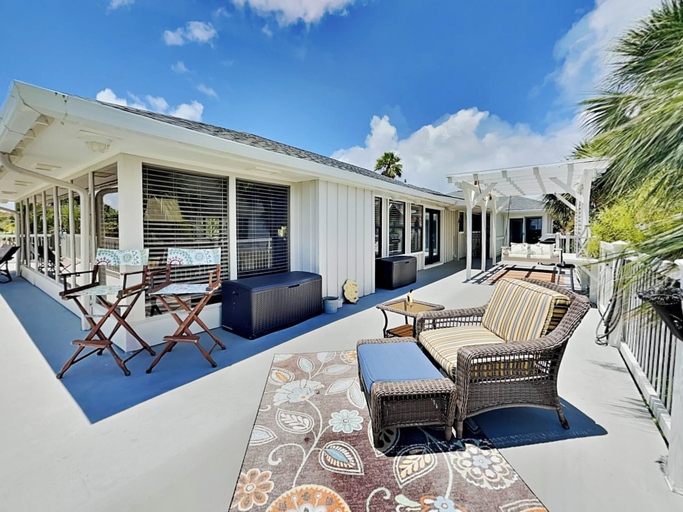 Exterior & Views 2, Oceanside Unit A by Tybee Vacation Rentals, Chatham