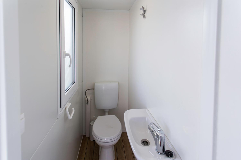 Bathroom 2, Camping Marelago, Venezia
