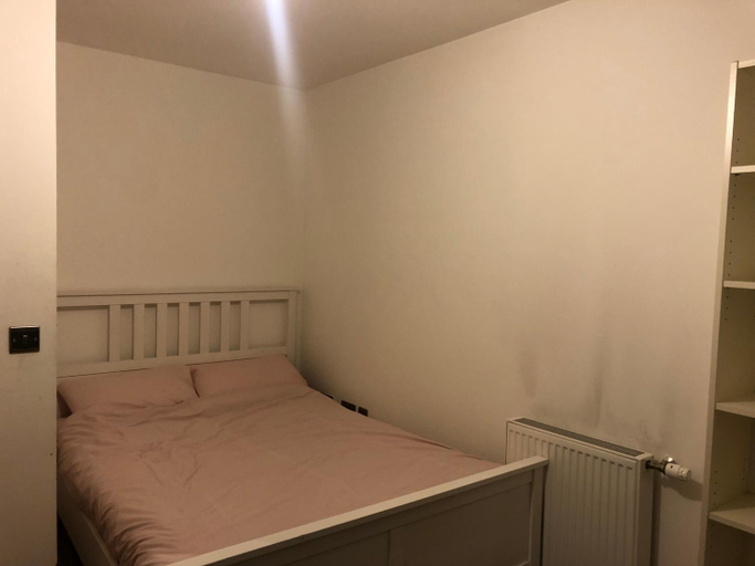 4, Lovely room in Modern apartment, London