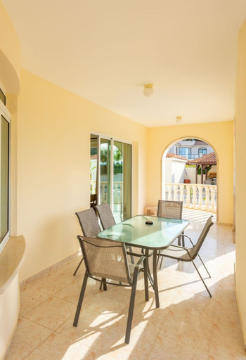 Room 5, Villa Komissa in Argaka
