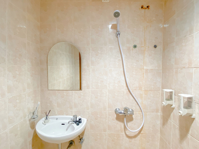 Bathroom 3, Comfort Living 1Br Boutique Kemayoran Apartment, North Jakarta