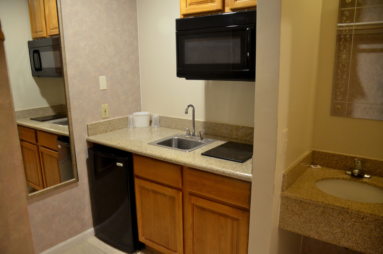 Others 5, Motel 6 Oakdale, CA, Stanislaus