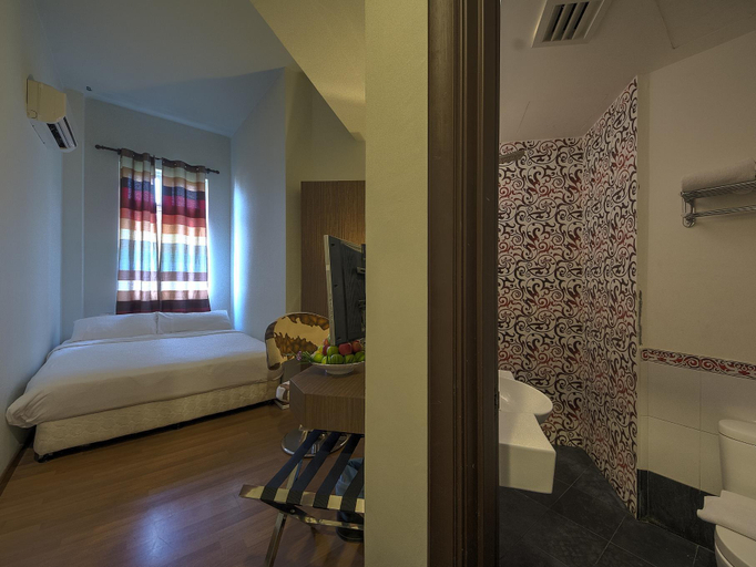 Bedroom 13