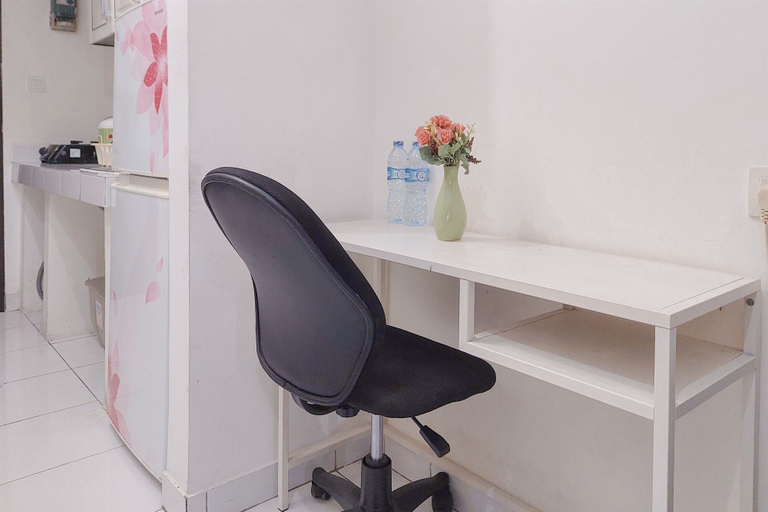 Others 5, Comfy And Well Furnished Studio Casa De Parco Apartment, Tangerang