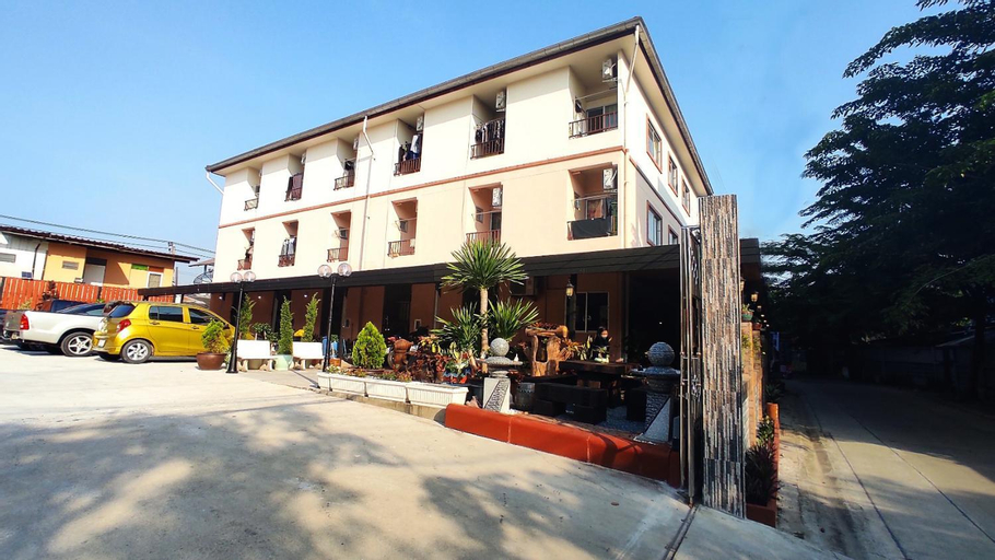 Exterior 17