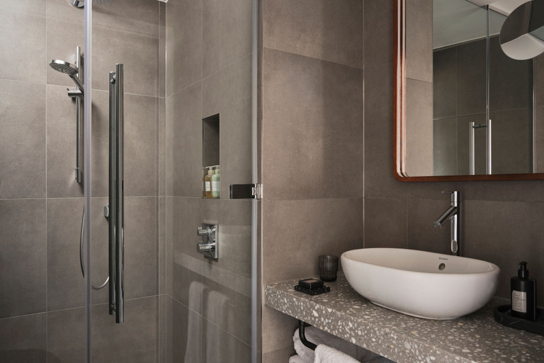 Bathroom 5, W Edinburgh, Edinburgh