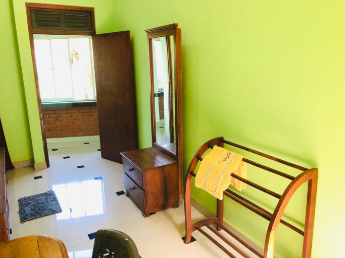 Bedroom, Kandyan Holiday Center, K.F.G. & G. Korale