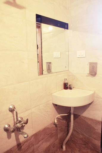Bathroom 3, Shoreline Heritage, Pune