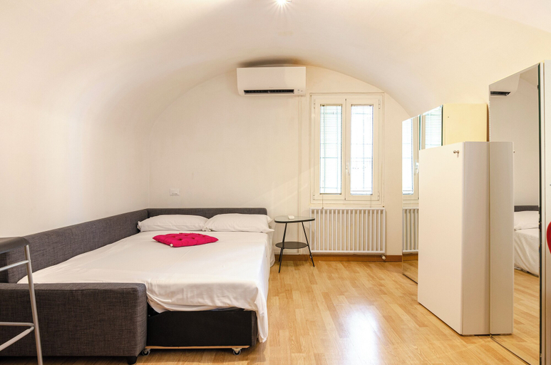 Bedroom 3, Studio nel Cuore della Citta' by Wonderful Italy, Bologna