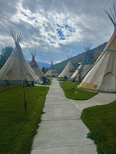 Others 4, Yellowstone Tipis, Park