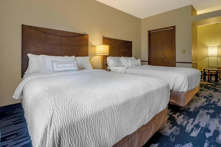 Bedroom 3, Fairfield Inn & Suites by Marriott Slippery Rock, Butler