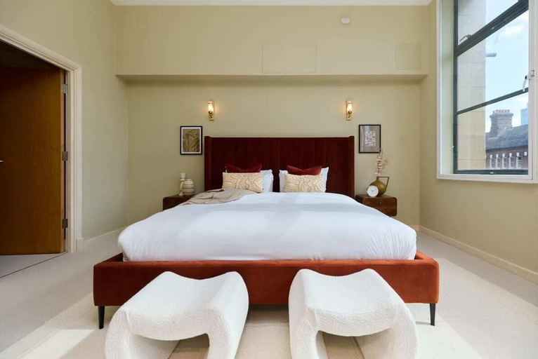 Bedroom 2, The Spitalfields Beauty - Bright 2bdr Flat, London