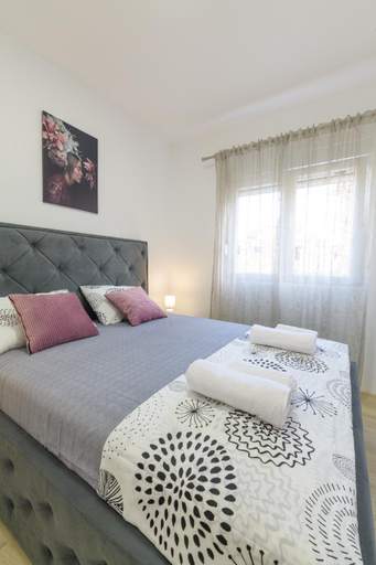 Others 5, Djukic Apartmani
