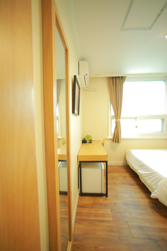 Bedroom 3, Slow Vibe Myeongdong, Jung