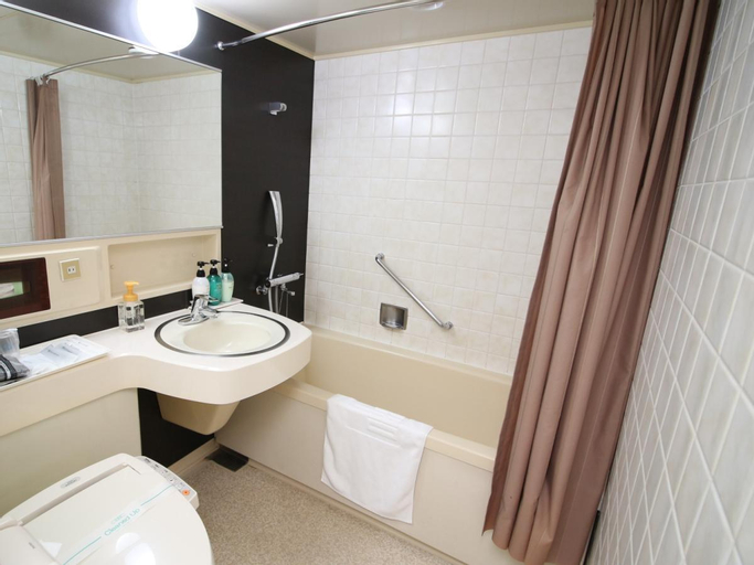 Bathroom 4
